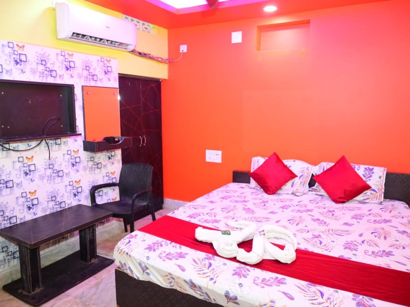 Deluxe Double AC Room With Mattress