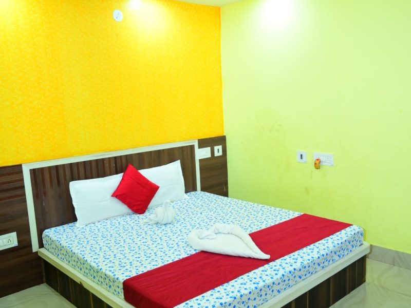 Deluxe Double Bed AC Room With Mattress