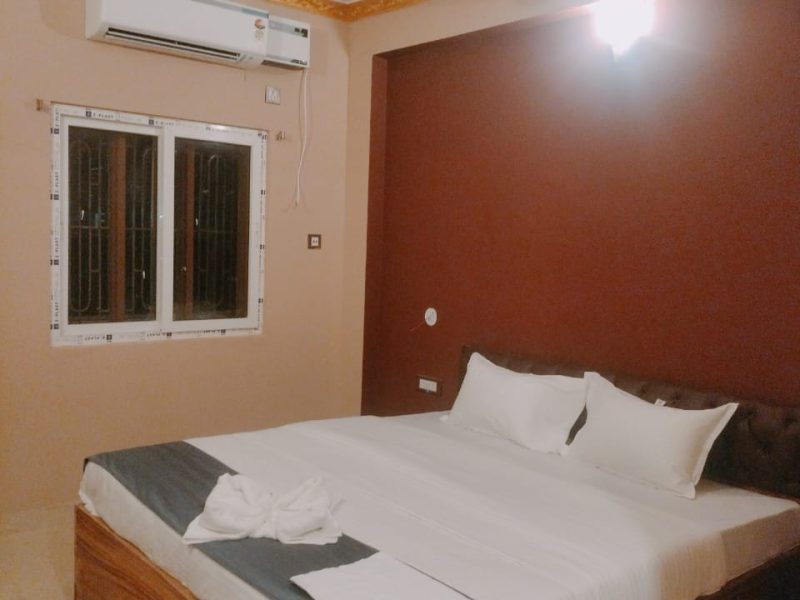 Deluxe Double Bed AC Room With Mattress