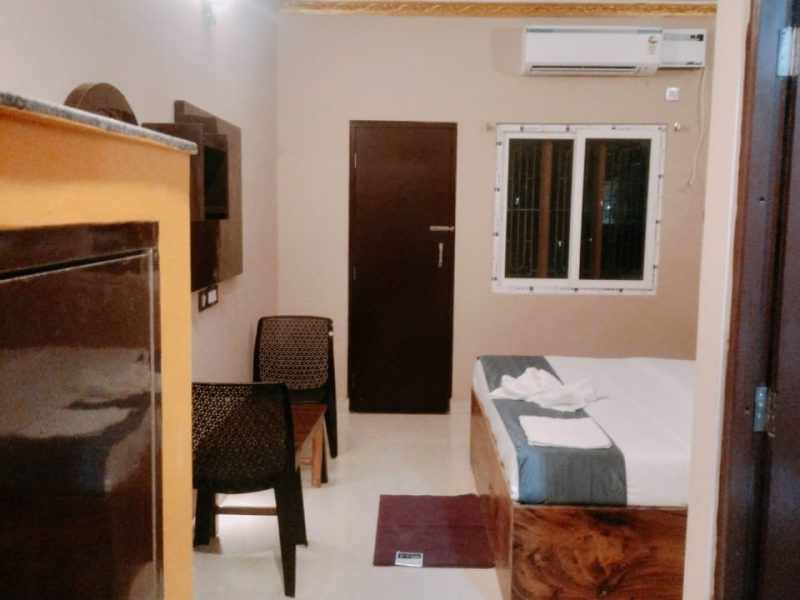 Deluxe Double Bed AC Room