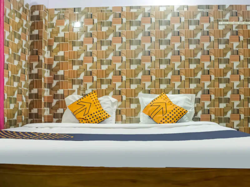 Standard Double Bed Room Non Ac With Mattress