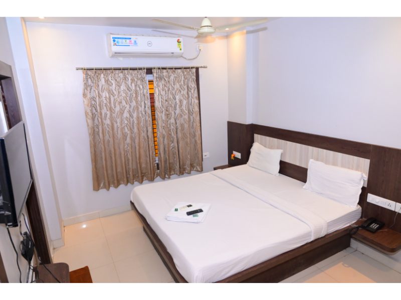 Deluxe Double Bed Room AC With Mattress