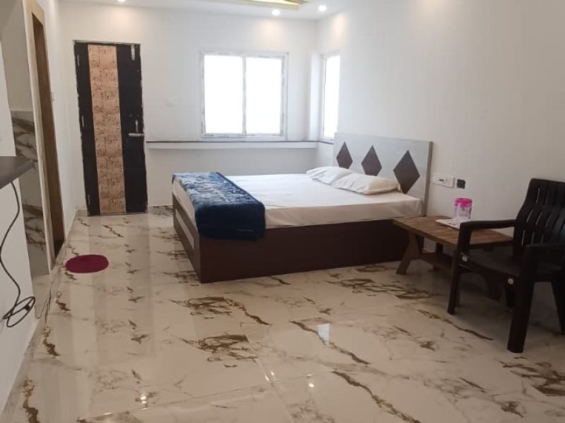 DELUXE AC WITH BATHTUB