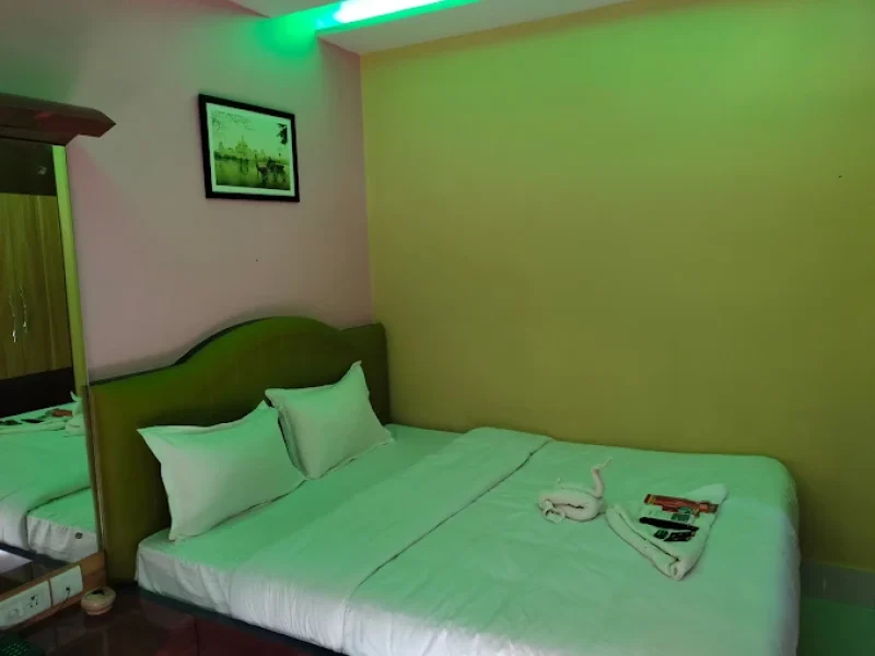 BASIC STANDARD NON AC ROOM