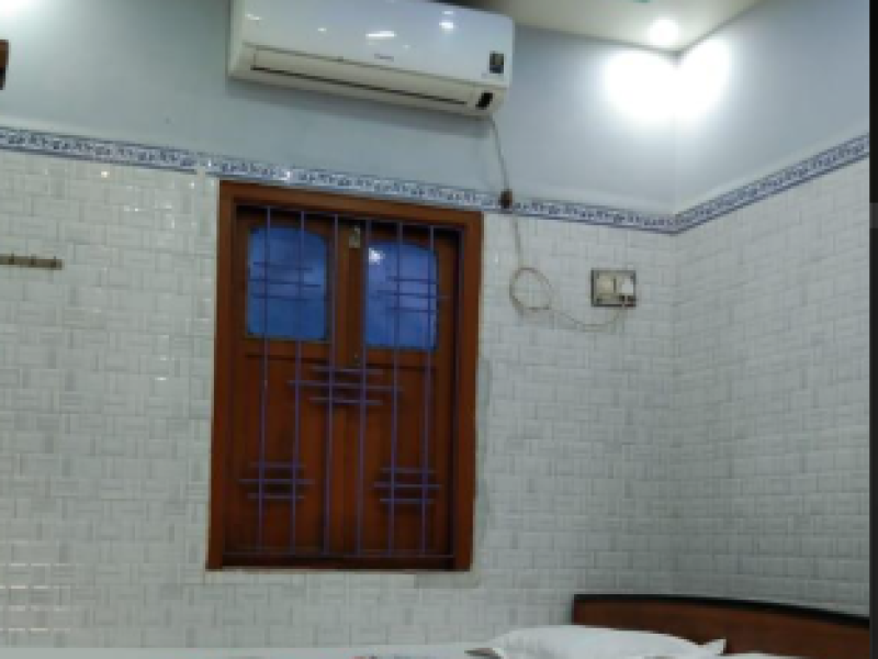 DELUXE AC ROOM